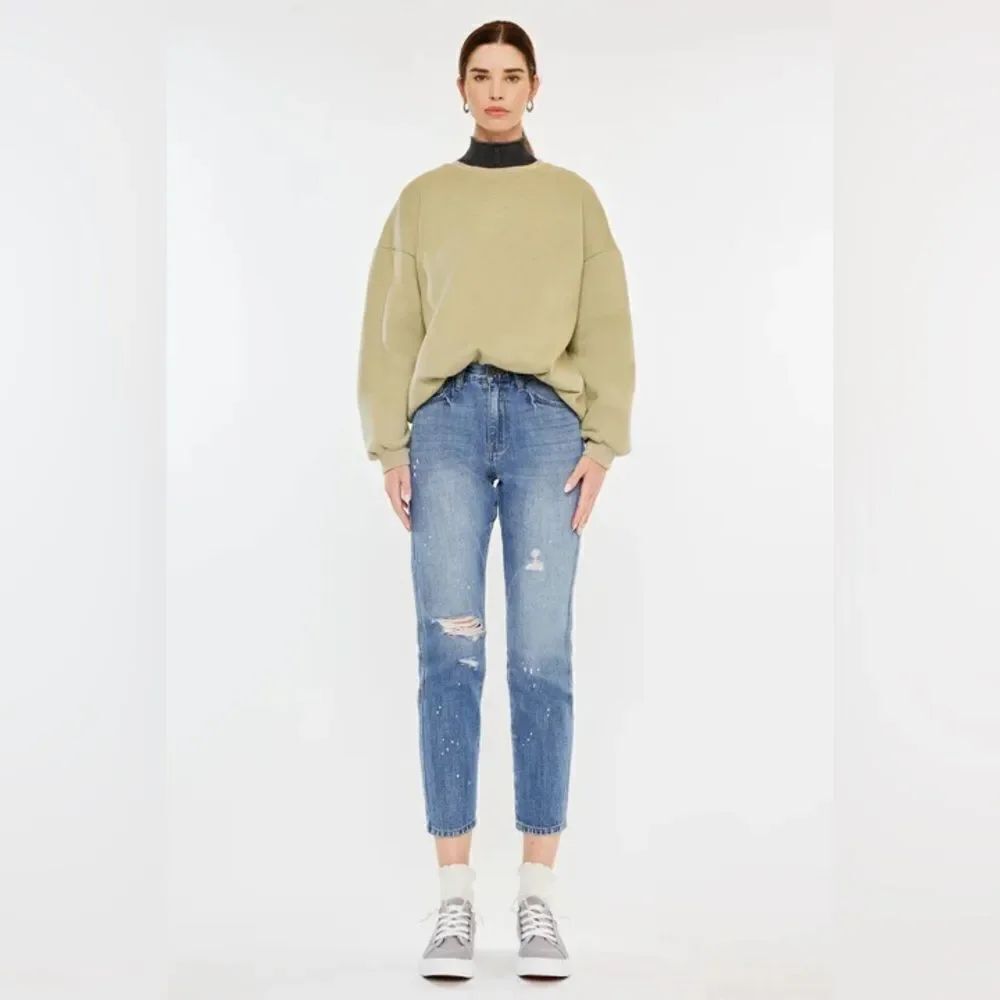 NWT KANCAN LORALEI HIGH RISE MOM JEAN WITH DISTRESSING SIZE 28
